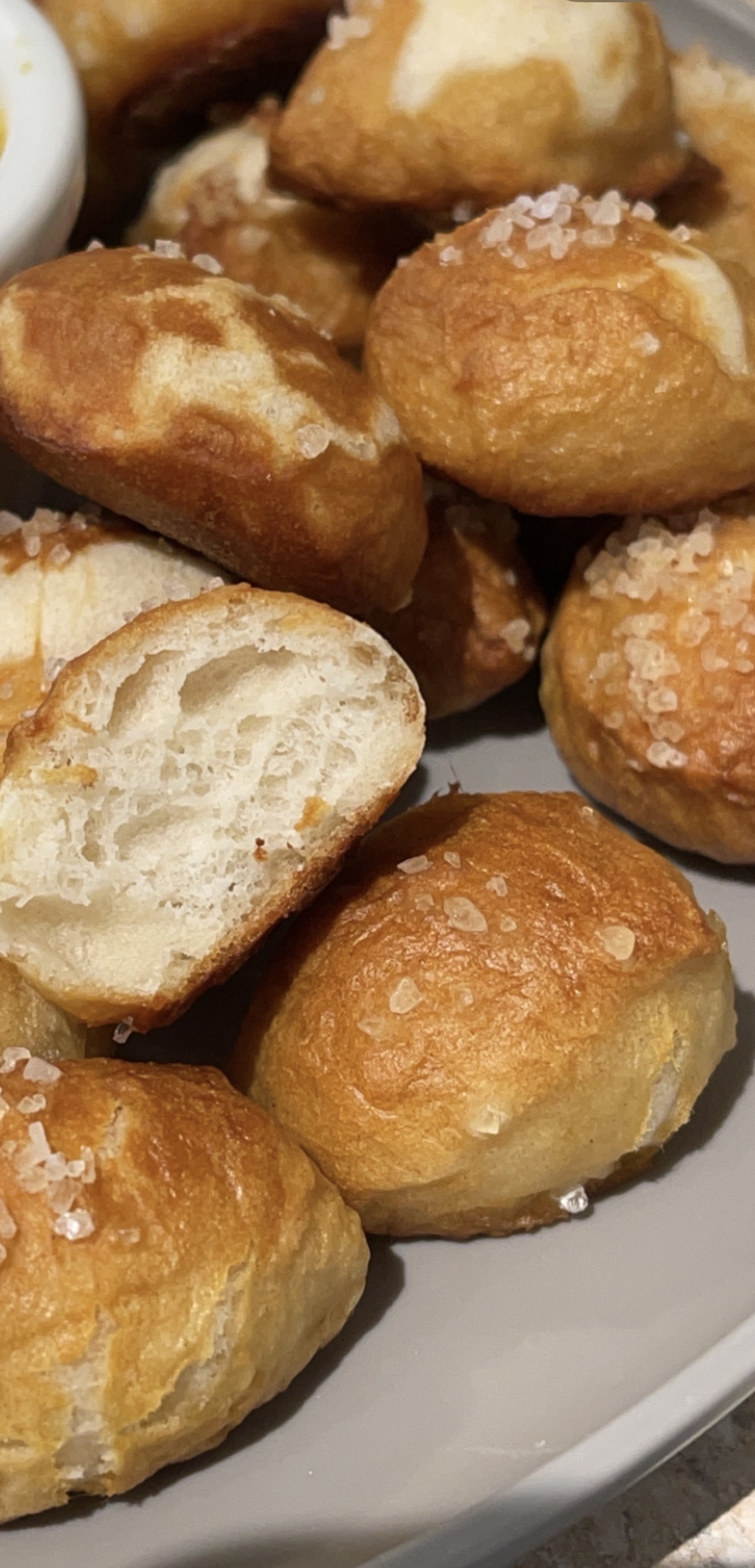 1 Dozen Yeast Pretzel Bites 