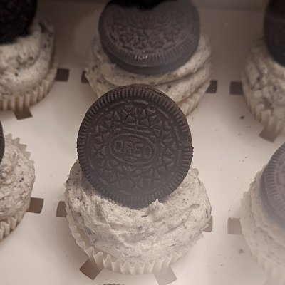 Cookies and Cream Cupcakes 