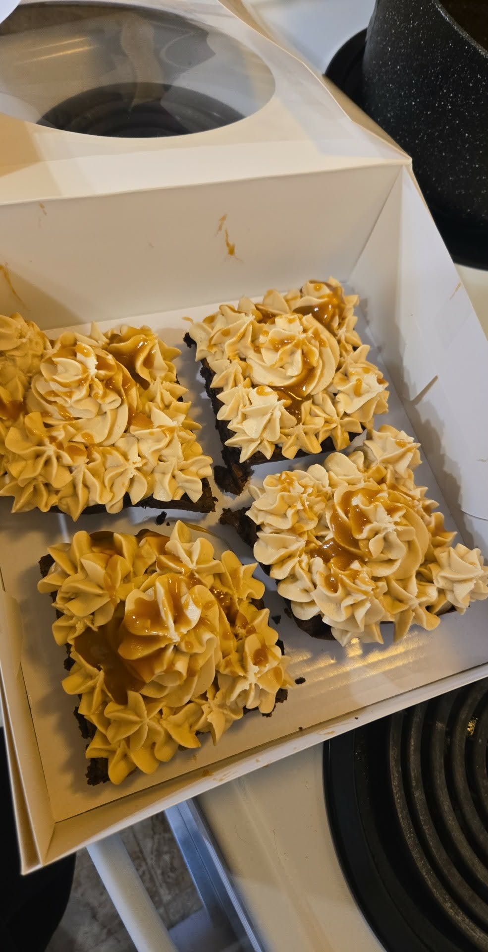 Caramel Icing Brownies 
