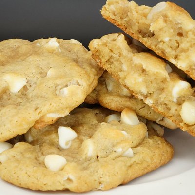 Brown Butter White Chocolate Macadamia Nut - Large Bakery Style