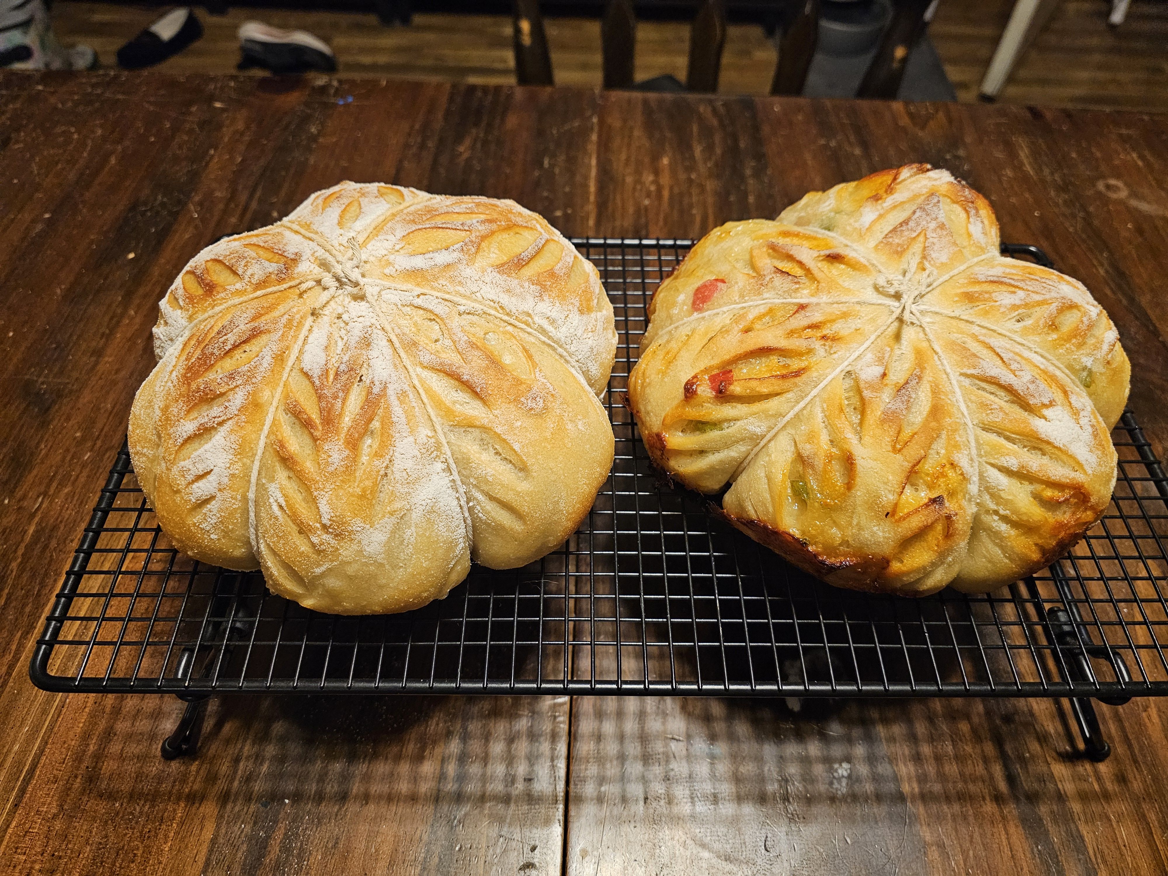 Hot Pepper -N- Cheddar Sourdough 