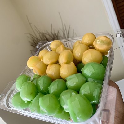 Medium Candied Grapes (Up to 2 Flavors)