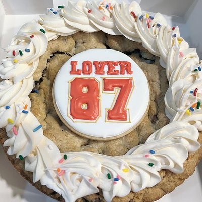 8”Chocolate Chip Cookie Cake