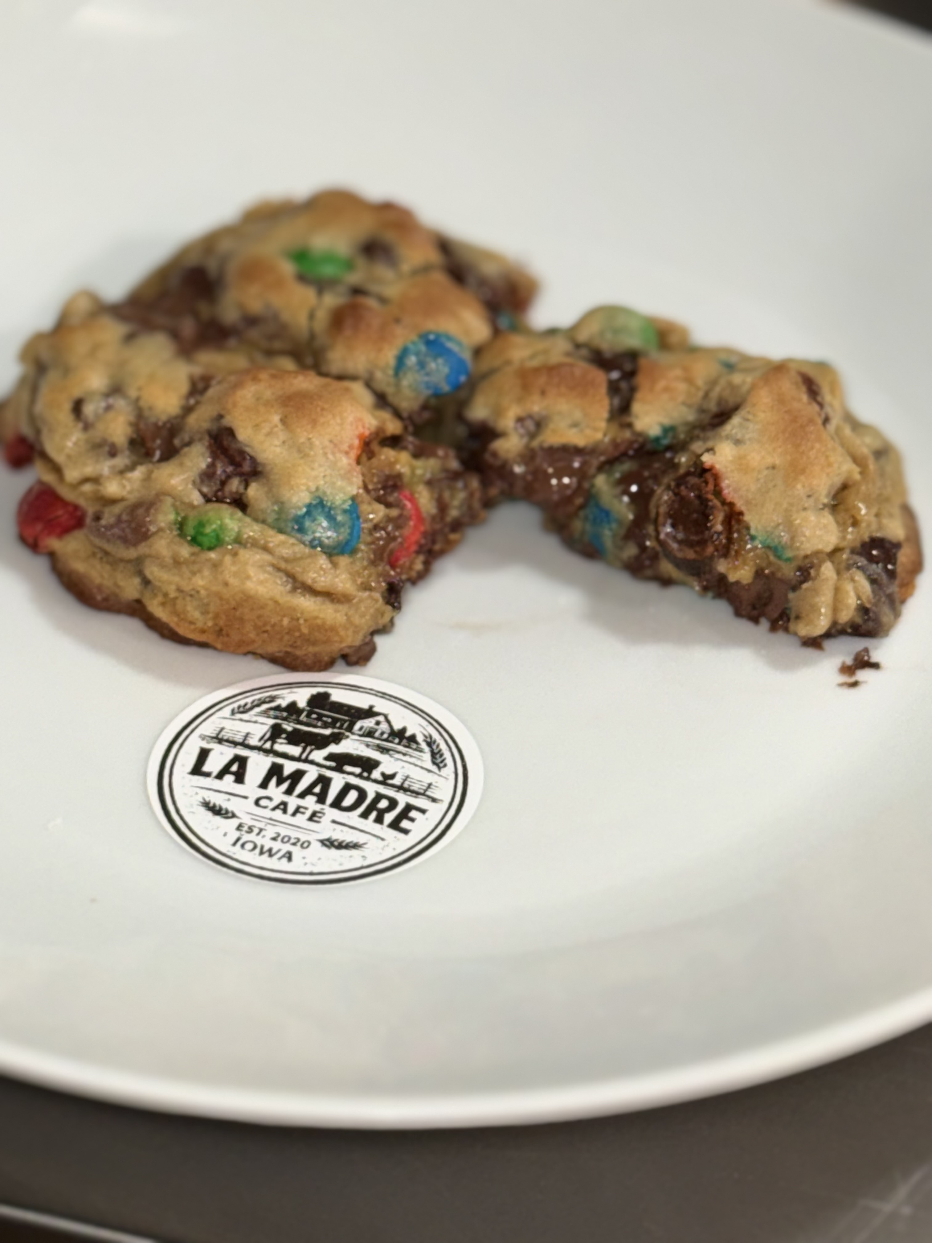 Monster Cookie -Levain Style