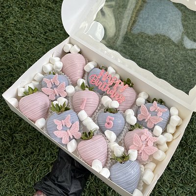 Classic Chocolate Covered Strawberries 