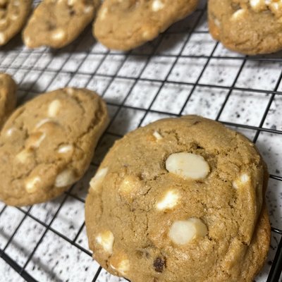 White Macadamia Nut Cookies