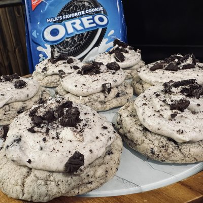 Cookies& Cream Cheesecake Cookie