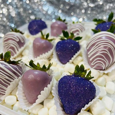 1 Dozen Chocolate Covered Strawberries (Drizzled & Sprinkled)