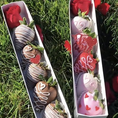 1 Rose 6 Berries 
