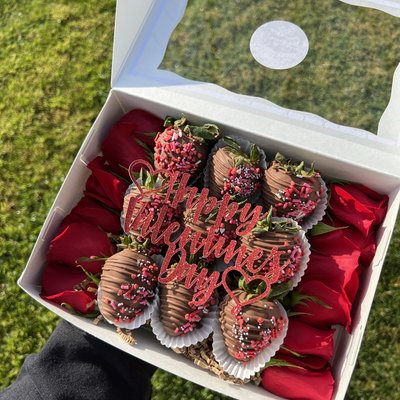 9 Strawberries With 12 Roses