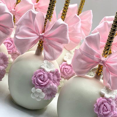 Sweetly Crafted Dipped Apples 