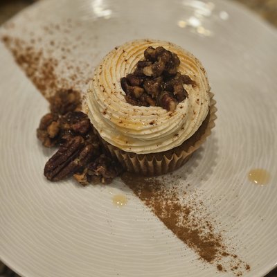 Pumpkin Maple Pecan Cupcakes 