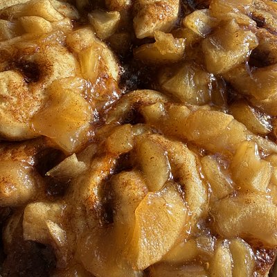 Sourdough Apple Pie Cinnamon buns ( 4 Pack)