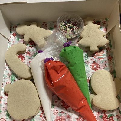 Holiday  Decorating Kit-(6 Or 12)Comes With 3 Colors( +3 Dyefree Option) And Sprinkles!