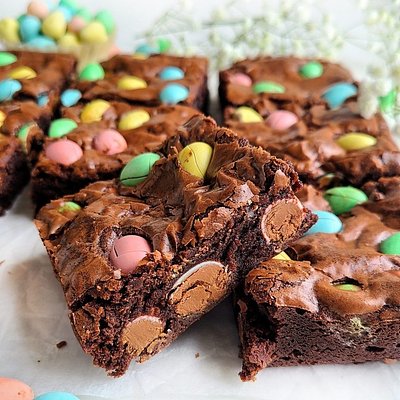 Fudgy Mini Egg Brownies (6)