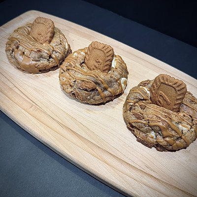 Biscoff Stuffed Cookie