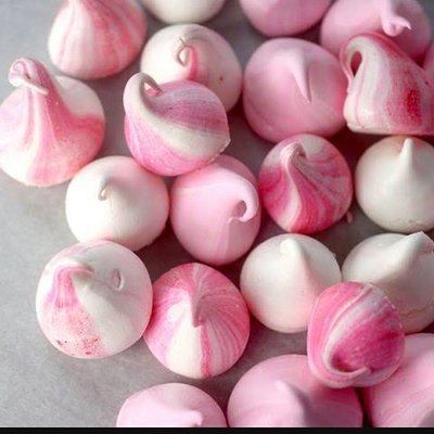Meringue Kisses 