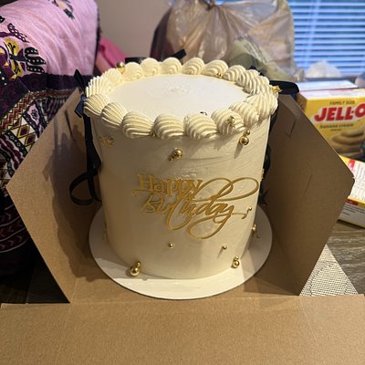 6.5 Inch Circle Cake (2 Layers)