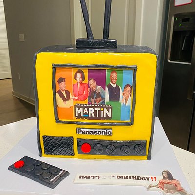 Custom Sculpted Cake (Serves 10-14)