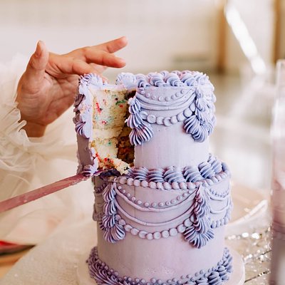 2 Tier 6” and 4” Cake