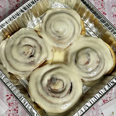 4 Cinnamon Rolls 