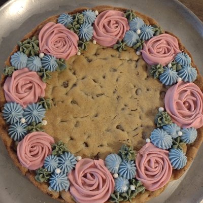 Chocolate Chip Cookie Cake 10 Inch 