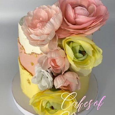 Premium 4-Inch Mini Cake