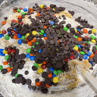 12 M&M W/ Chocolate Chip 😋 (See Description For Additional Options/pricing)