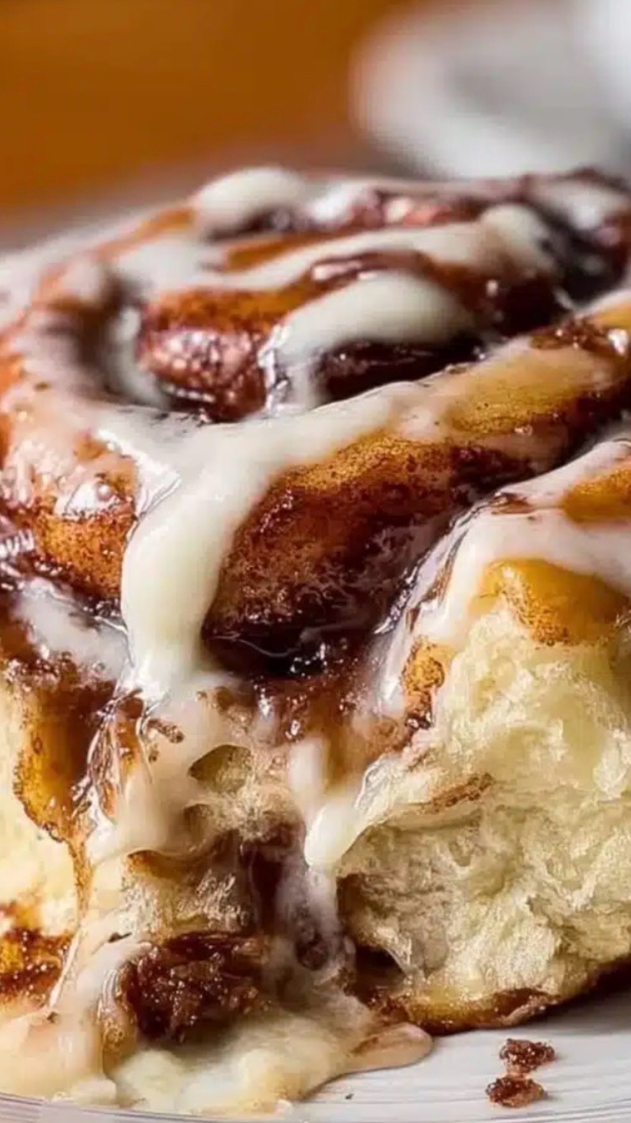 Cinnamon Rolls - Cream Cheese Frosting - 4ct