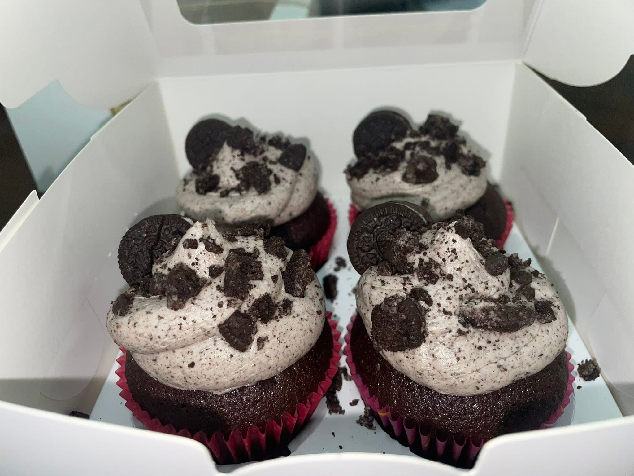 (4) Cupcakes