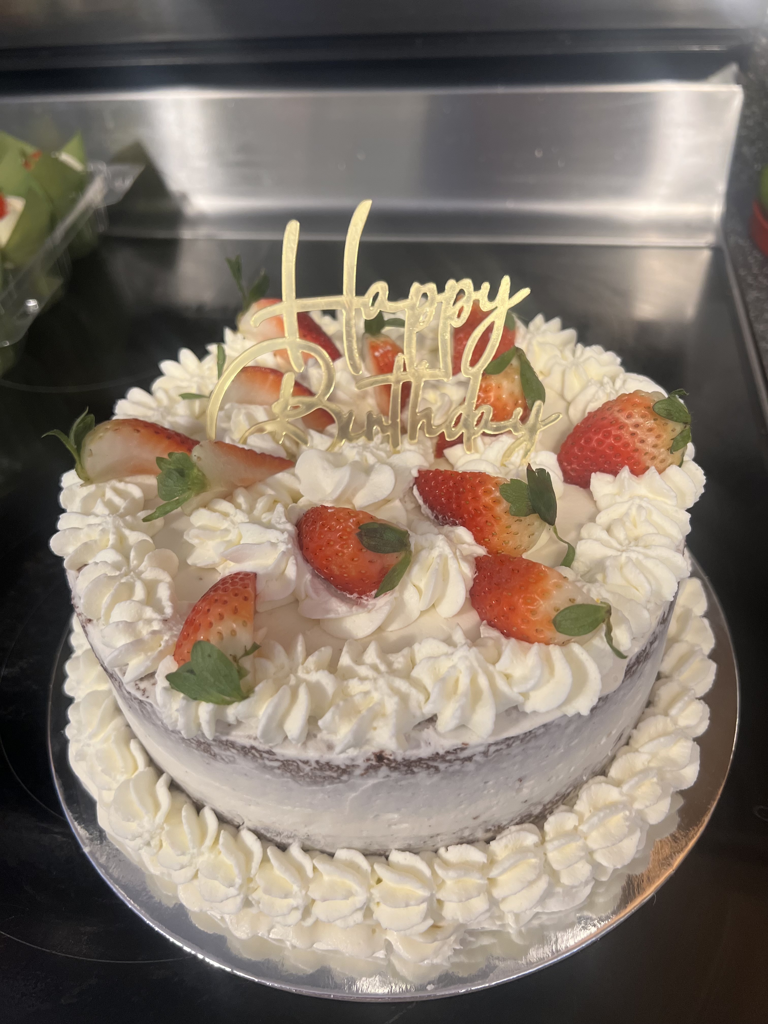 8 inch naked strawberry short cake 