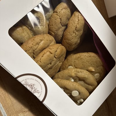 White Chocolate Cookies - 1/2 Dozen