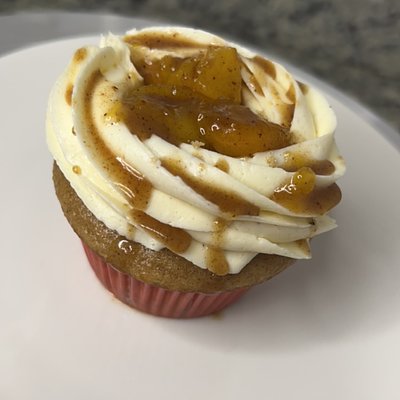 Peach Cobbler Cupcakes 