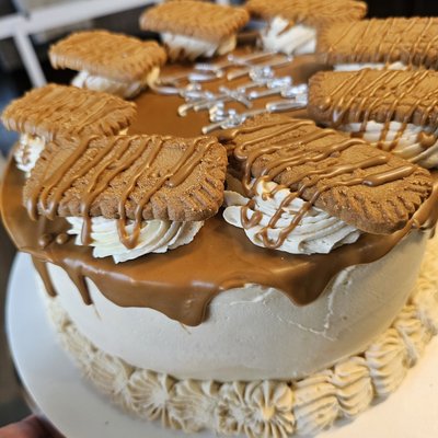 2 Layer 8 Inch Cakes 