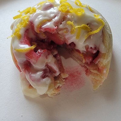 Raspberry Lemon Rolls (8)