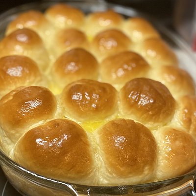 Yeast Rolls (15-18 count / pan)