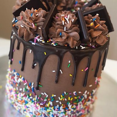 Chocolate Lovers 8in Cake