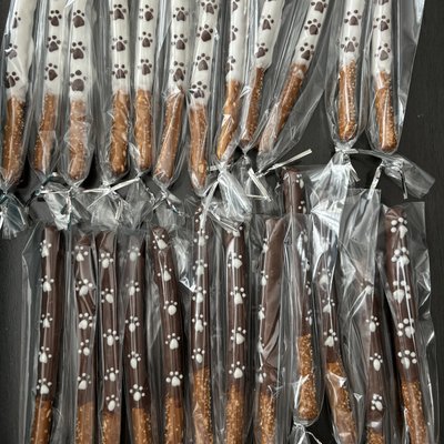 Chocolate Dipped Pretzels 