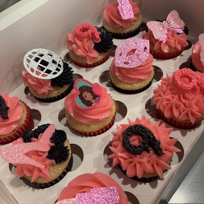 24 Cupcakes 
