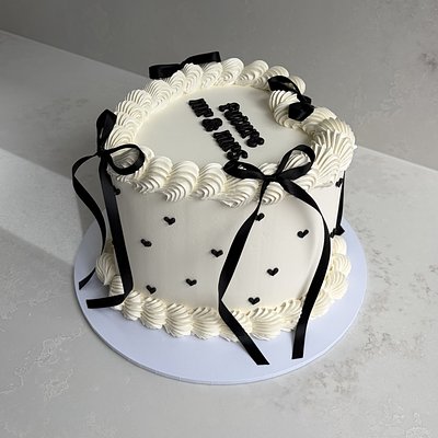 Cupid’s Classic Cake