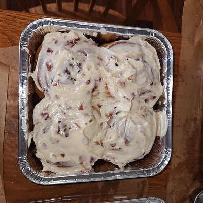 Cinnamon Rolls - Maple Bacon