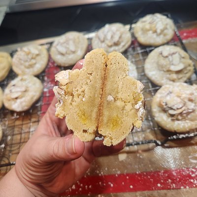 Almond Croissant Cookies 