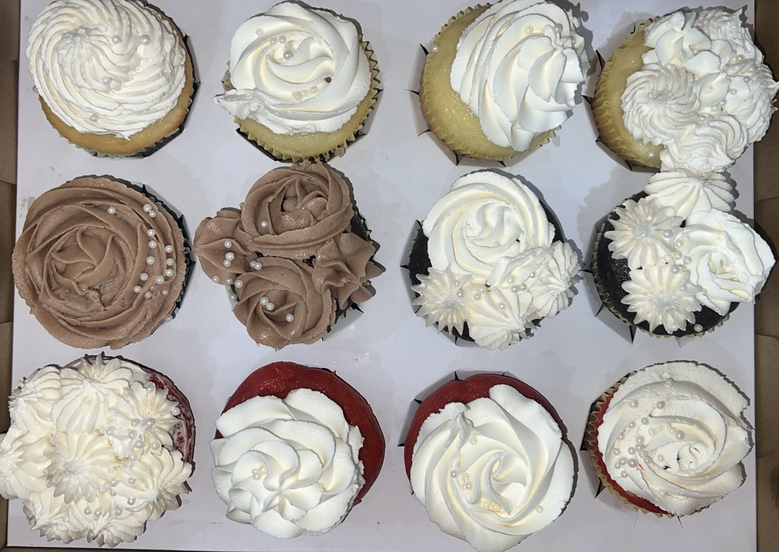 12 Basic cup cakes