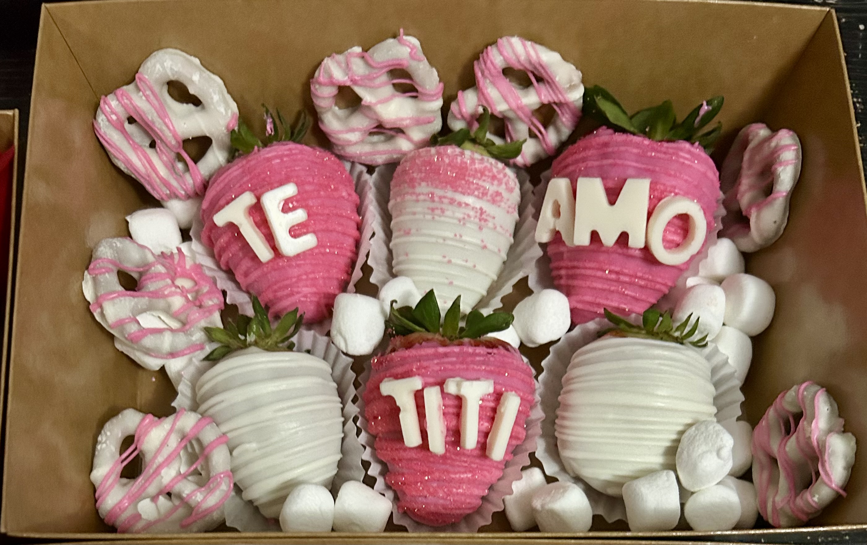 6 Decorated Chocolate Covered Strawberries 