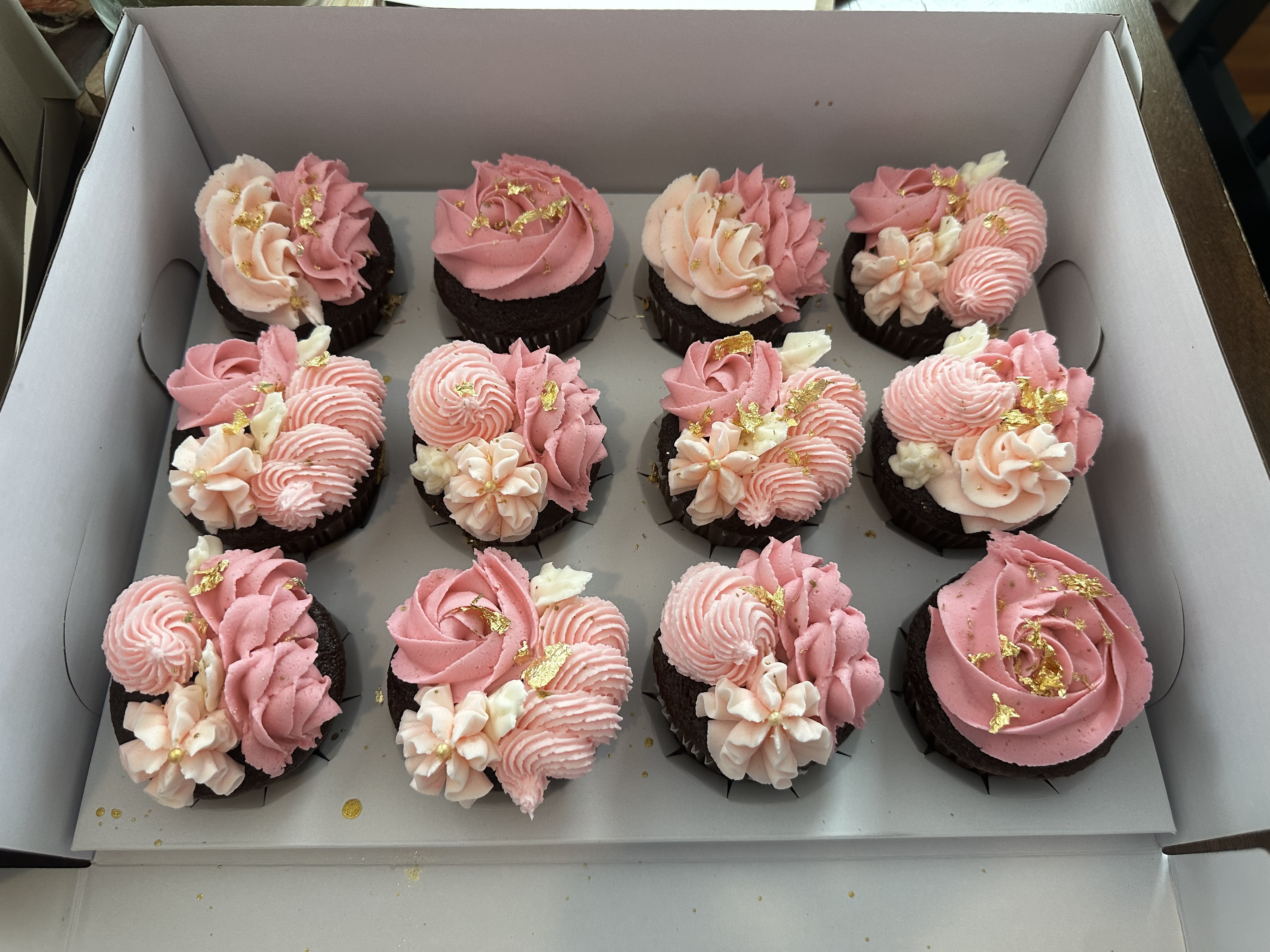 Dozen Cupcakes 