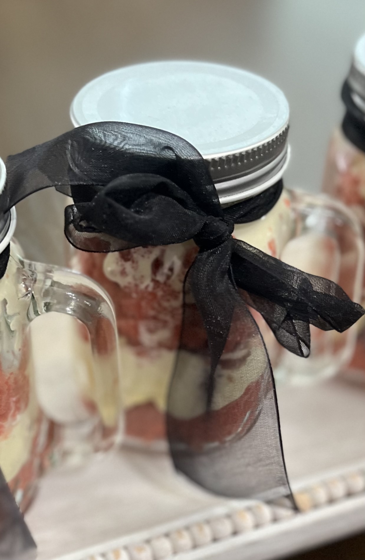 Single 8 oz Big Red Cake Jar