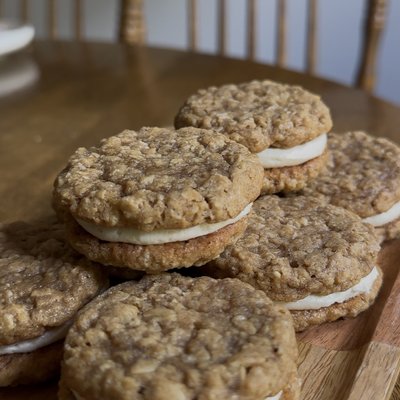 Oatmeal Creme Pies - 4 Count