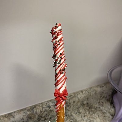 Chocolate pretzel rod 