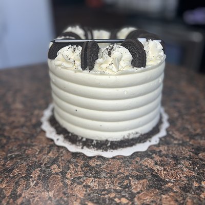 6in 2 layer Cakes