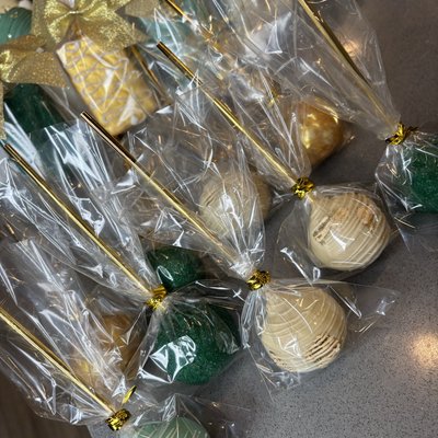 12 Cake Pops/ Cake Sicles 
